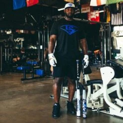 2023 Louisville Slugger Everett Williams 2.0 12" USSSA Slowpitch Softball Bat: WBL2738010 8 2023 Louisville Slugger Everett Williams 2.0 12" USSSA Slowpitch Softball Bat: WBL2738010 -Baseball Series Store 2023 Louisville Slugger Everett Williams Pass Em Out Slowpitch Softball bat Lifestyle 3