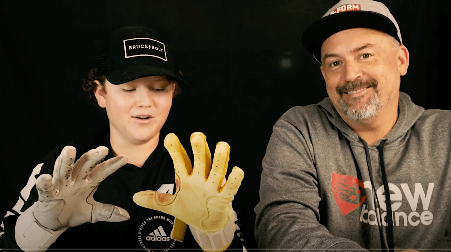 Bruce Bolt PREMIUM PRO Short Cuff Batting Gloves: White 3 Bruce Bolt PREMIUM PRO Short Cuff Batting Gloves: White - Image 3